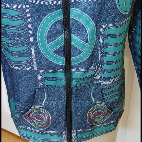 🃏 "Elf Style" Hooded Jacket - Picture 2 of 9